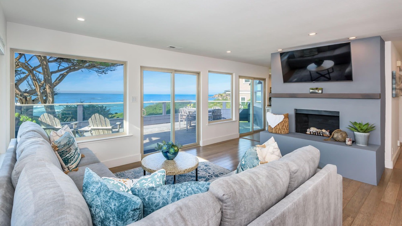 Photo of Livingroom in Montara