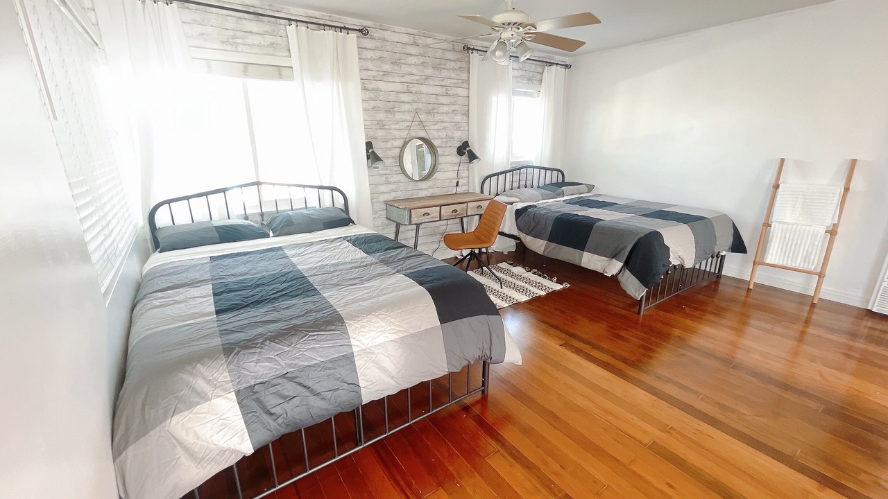 Photo of Bedroom in Midway City