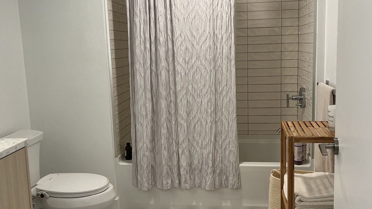 Photo of Bathroom in Pico-Union