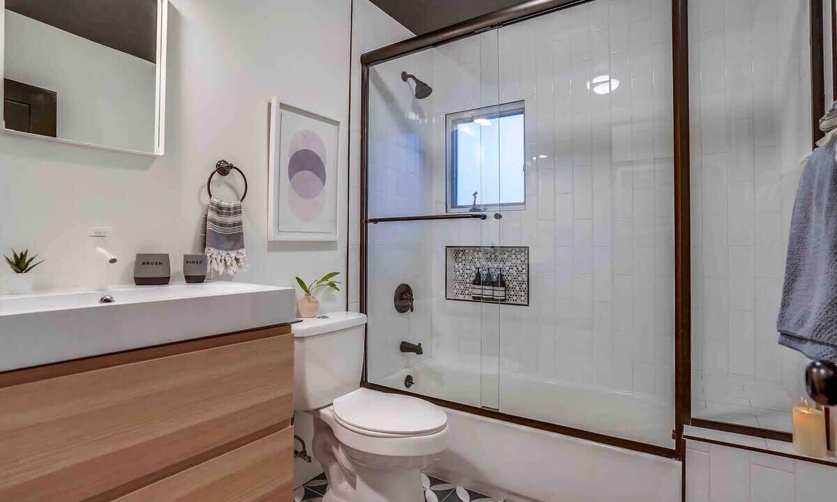 Photo of Bathroom in Hollywood Hills West