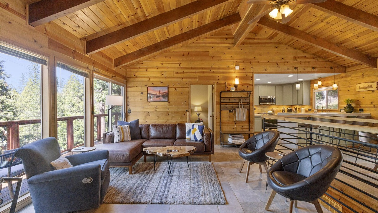 Photo of Livingroom in Twain Harte