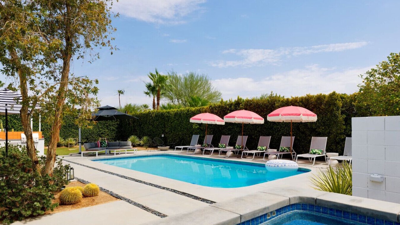 Photo of Outdoor in Racquet Club Estates