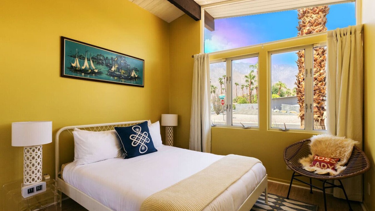 Photo of Bedroom in Racquet Club Estates