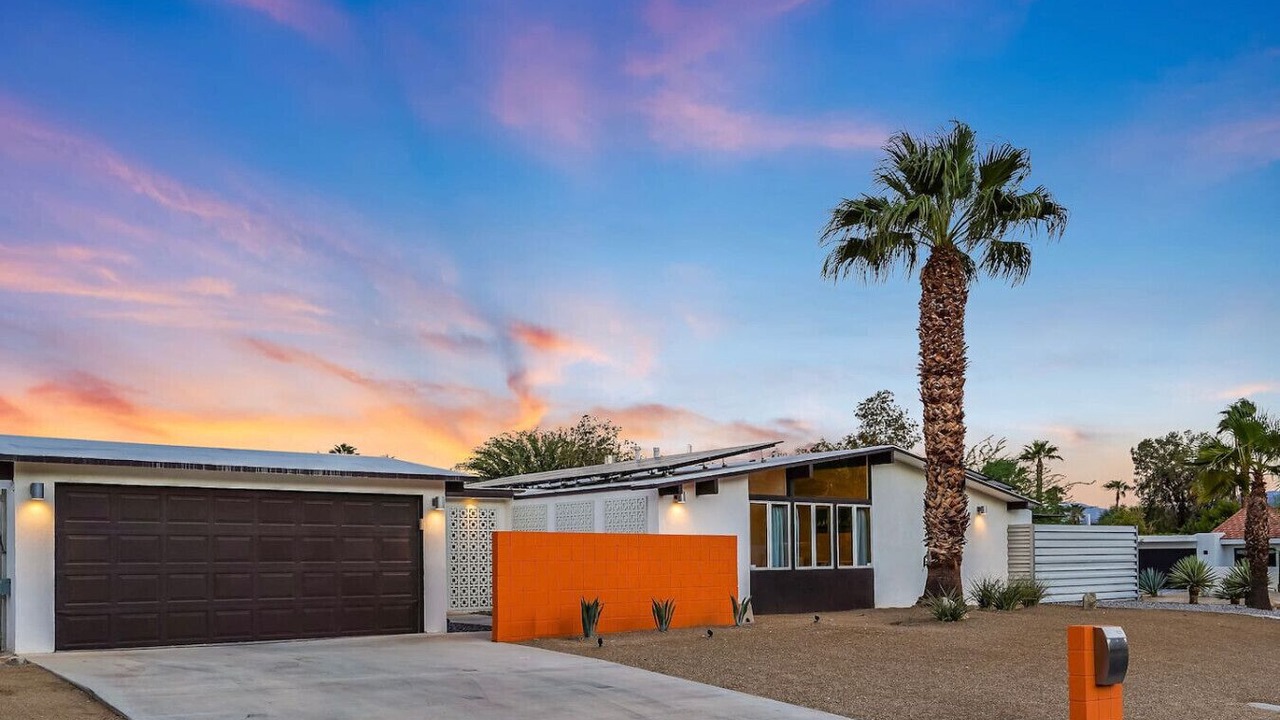 Photo of Outdoor in Racquet Club Estates