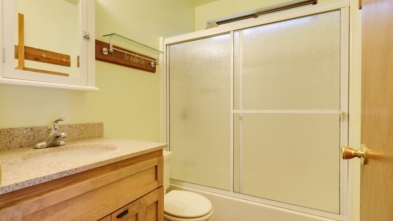 Photo of Bathroom in Groveland