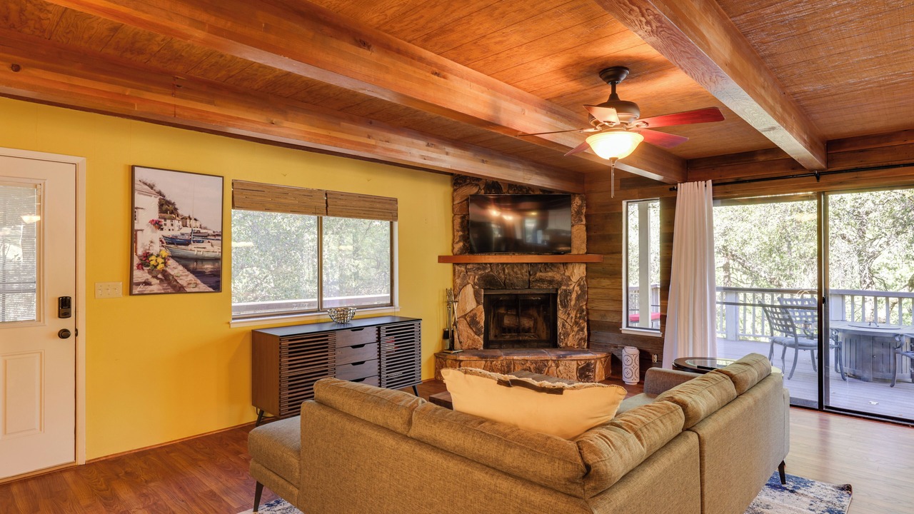 Photo of Livingroom in Groveland