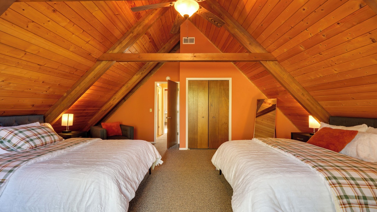 Photo of Bedroom in Groveland
