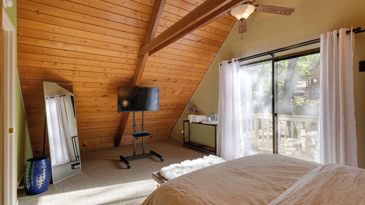 Photo of Bedroom in Groveland
