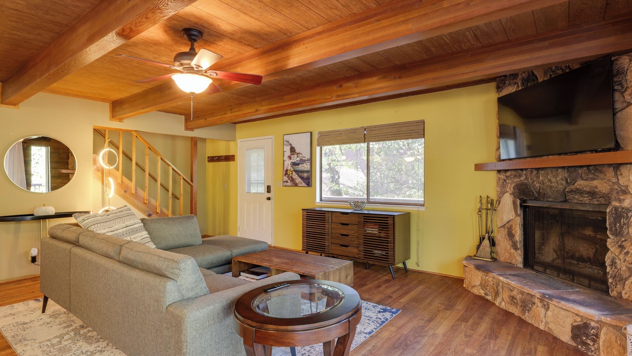 Photo of Livingroom in Groveland