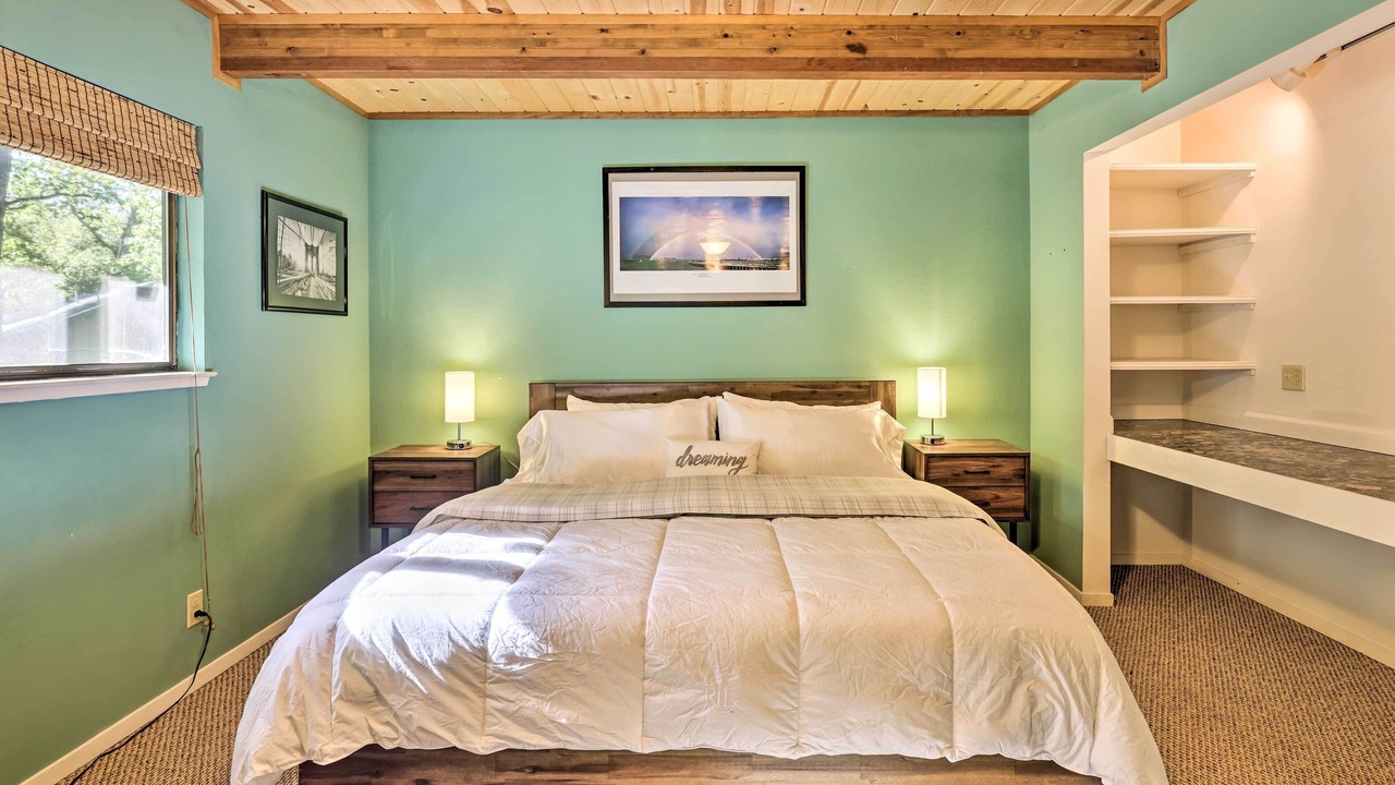 Photo of Bedroom in Groveland