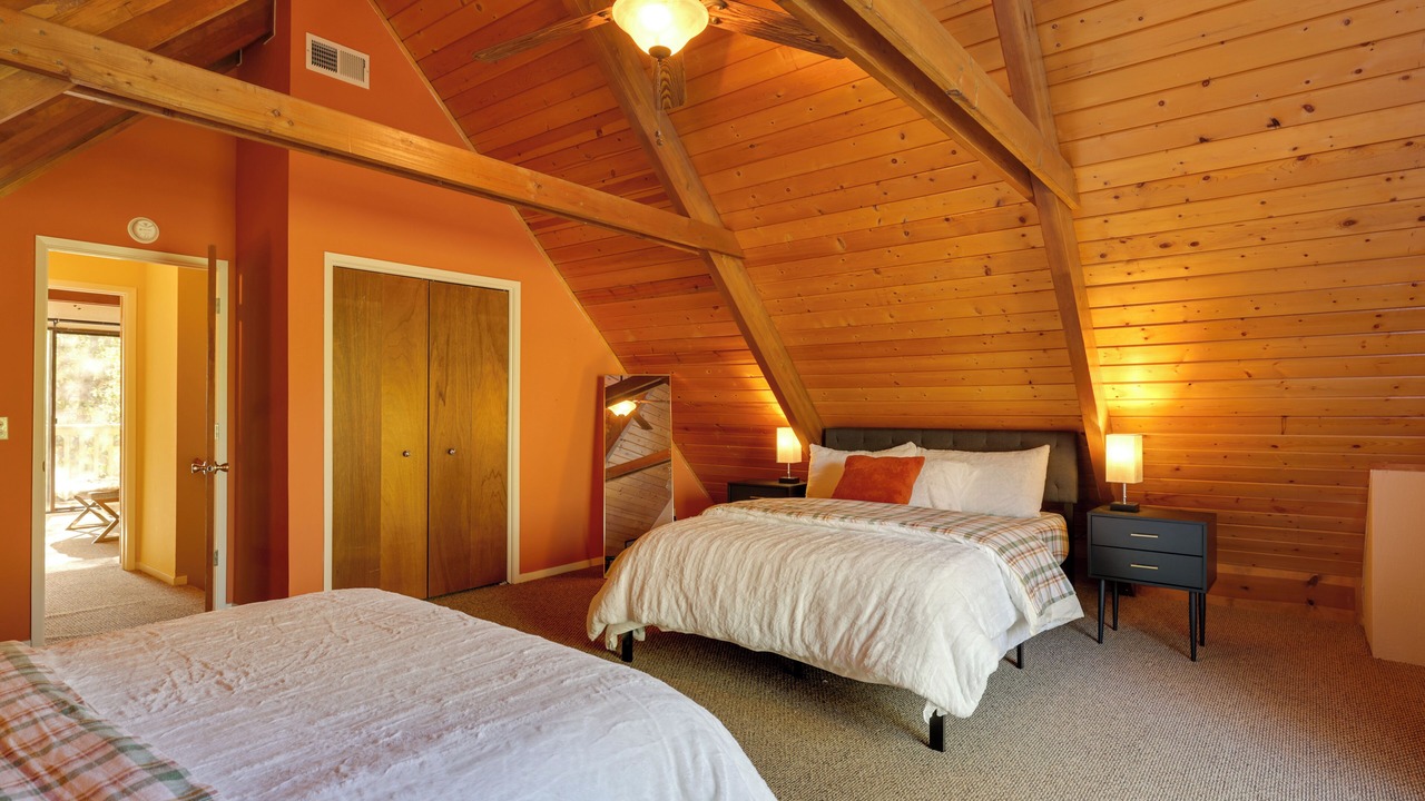 Photo of Bedroom in Groveland