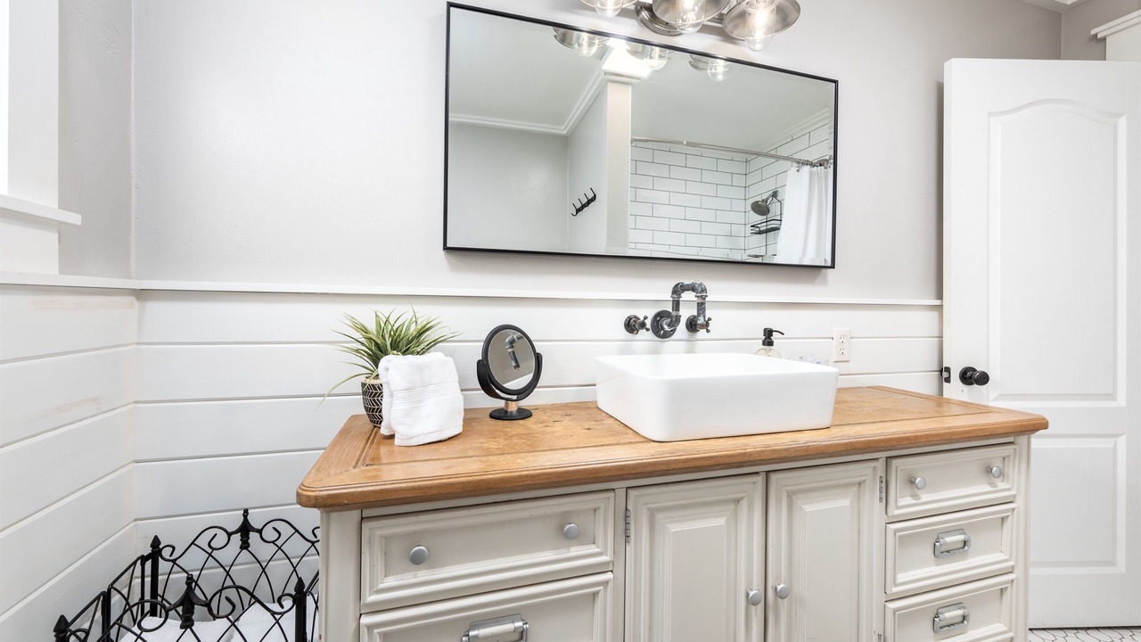 Photo of Bathroom in Lodi