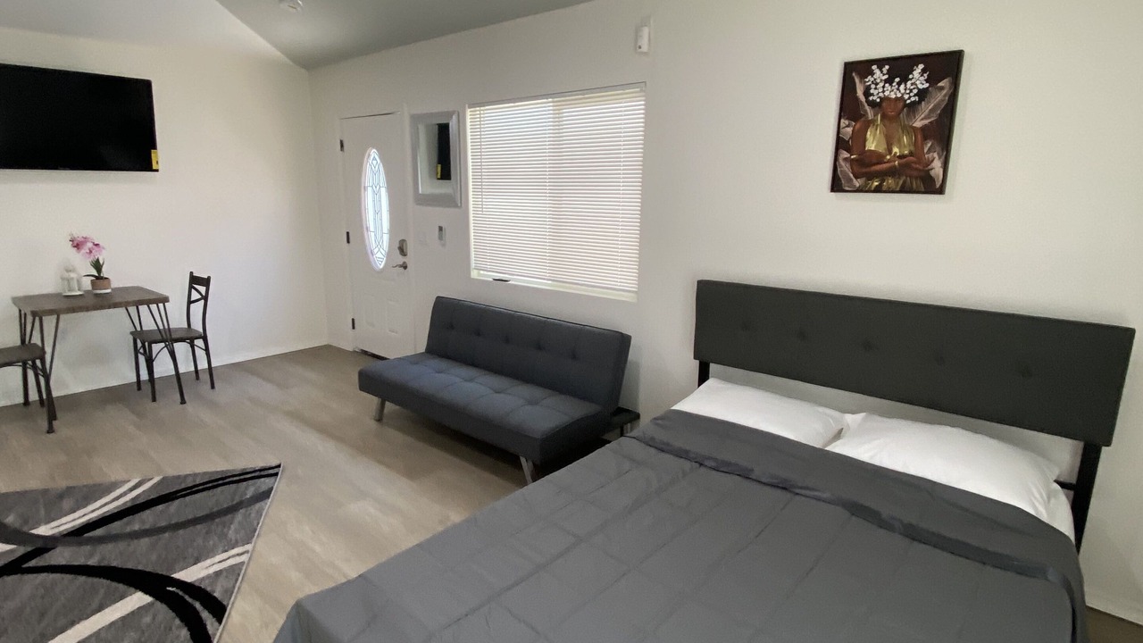 Photo of Bedroom in Woodland Hills