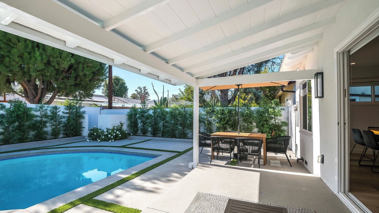 Photo of Outdoor in Encino