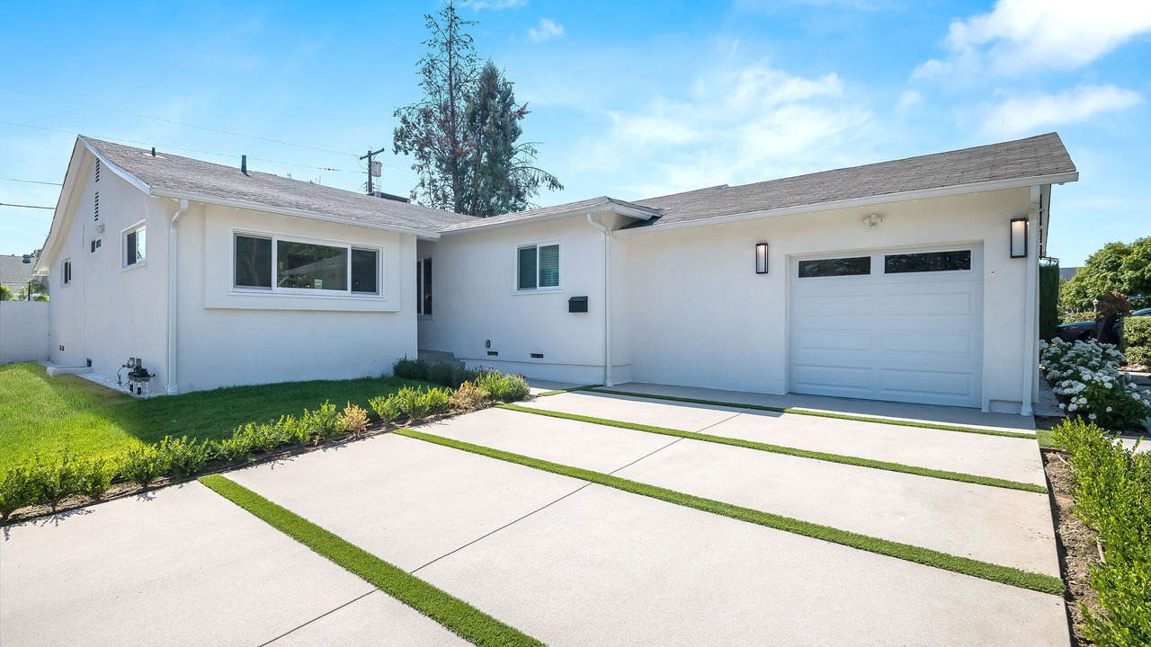 Photo of Outdoor in Encino