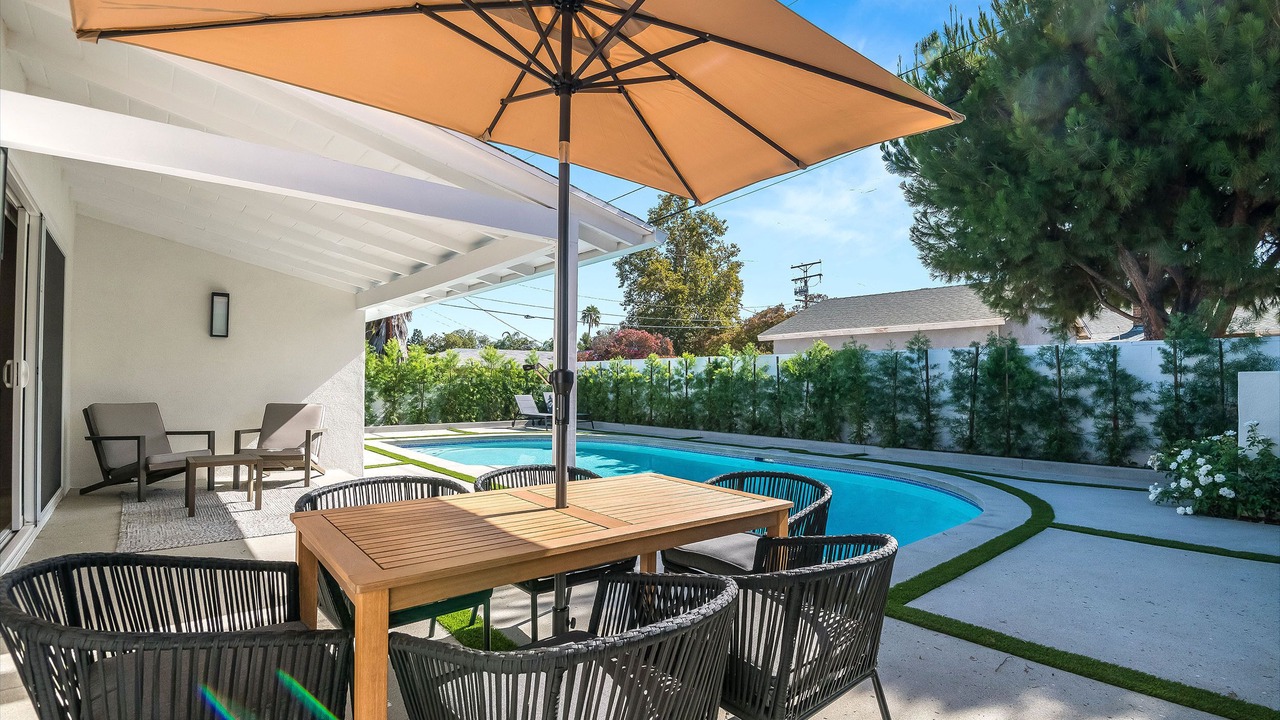 Photo of Outdoor in Encino