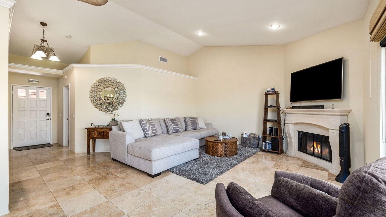Photo of Livingroom in Palm Desert