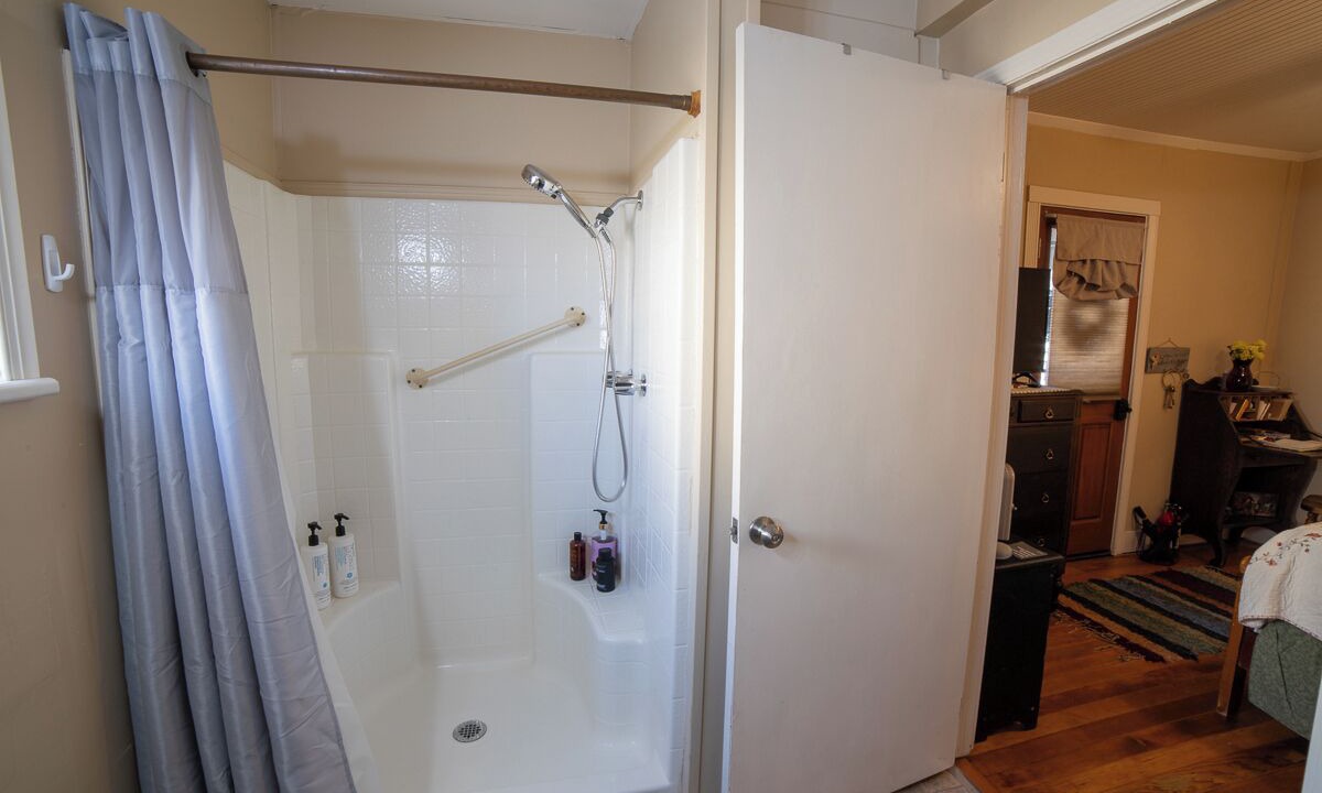 Photo of Bathroom in Tuolumne