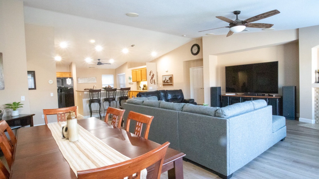 Photo of Bedroom in Shadow Hills