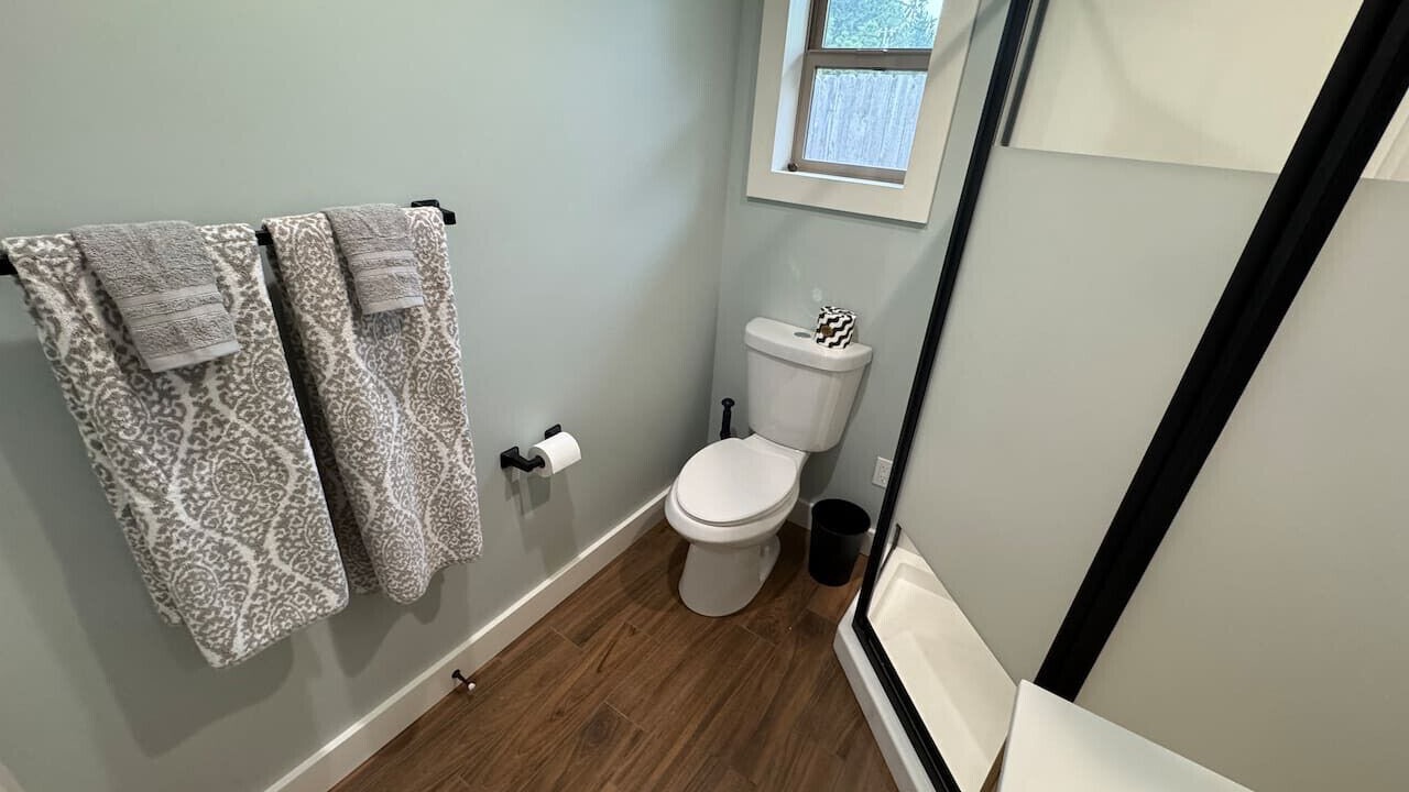 Photo of Bathroom in Freshwater