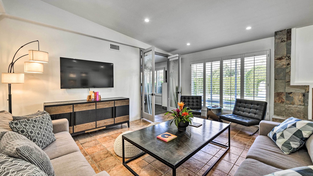 Photo of Livingroom in Deep Well Ranch