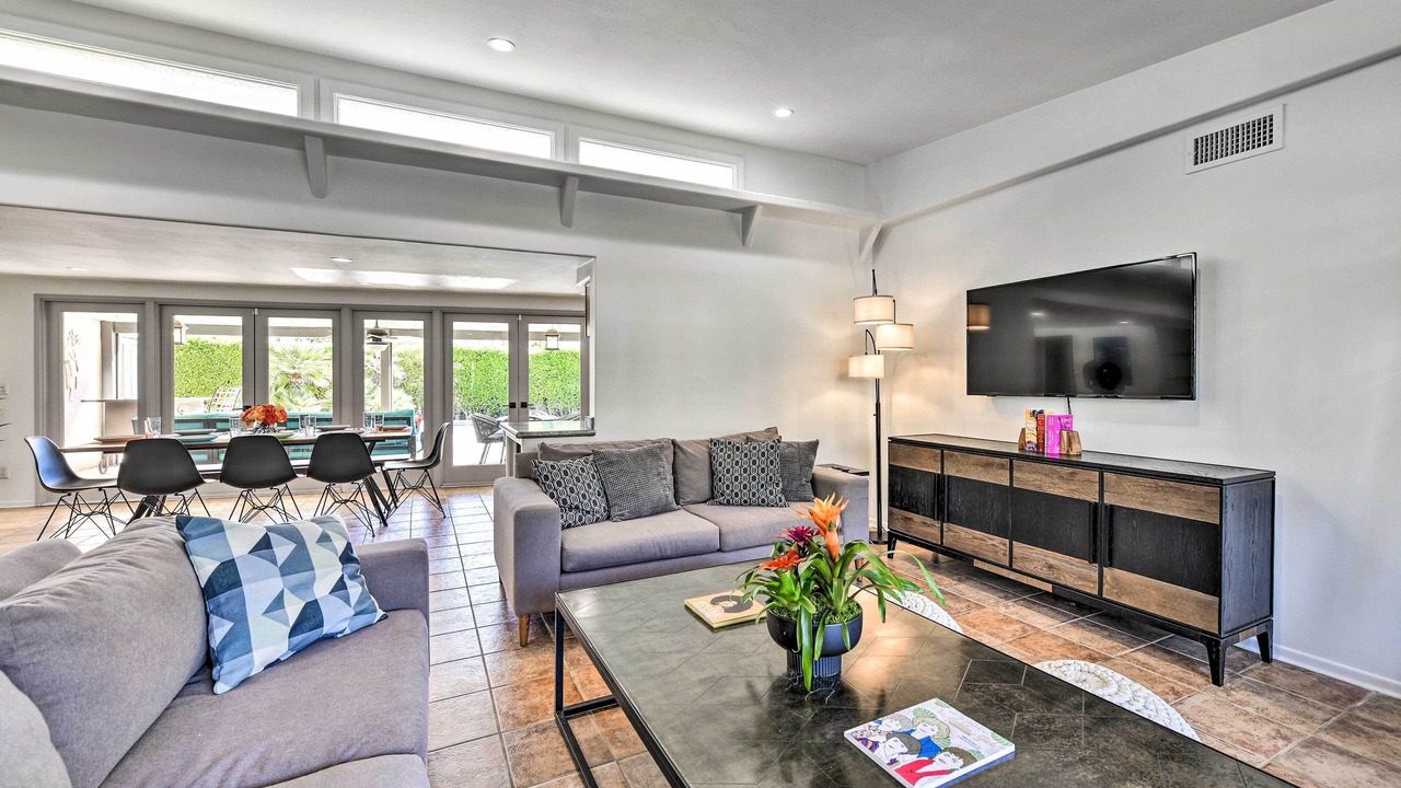 Photo of Livingroom in Deep Well Ranch
