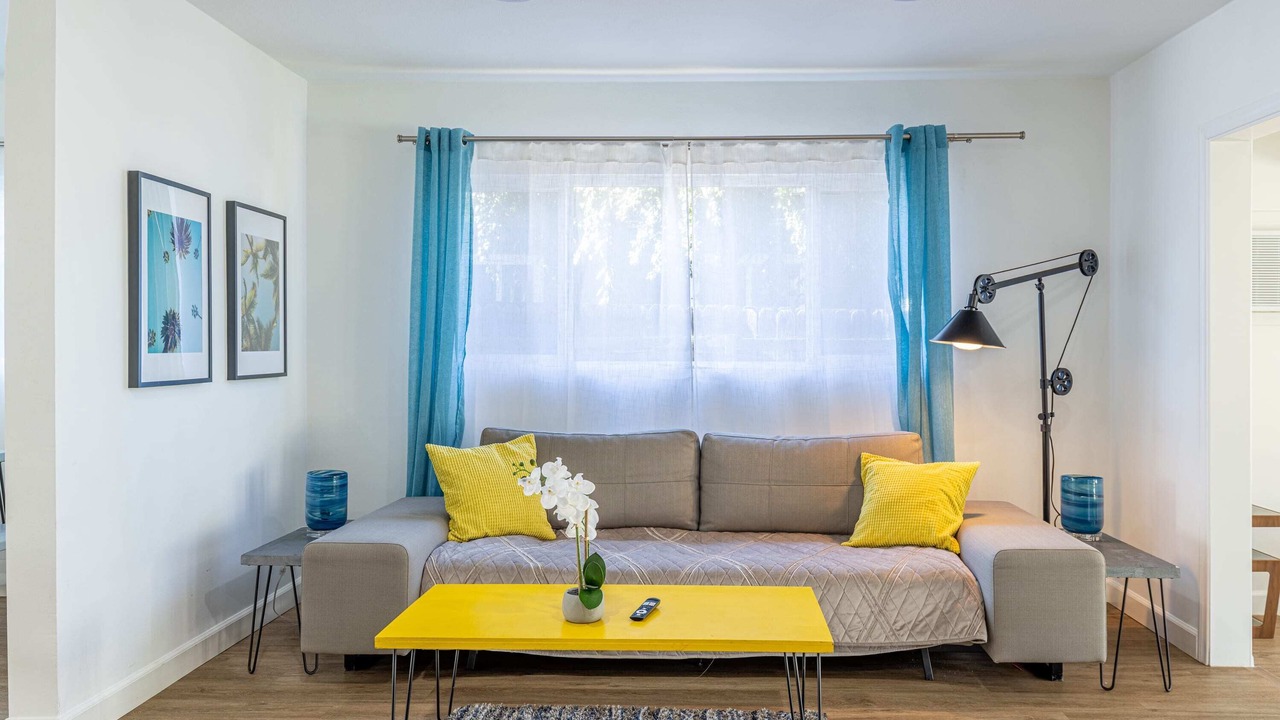 Photo of Livingroom in North Hills West