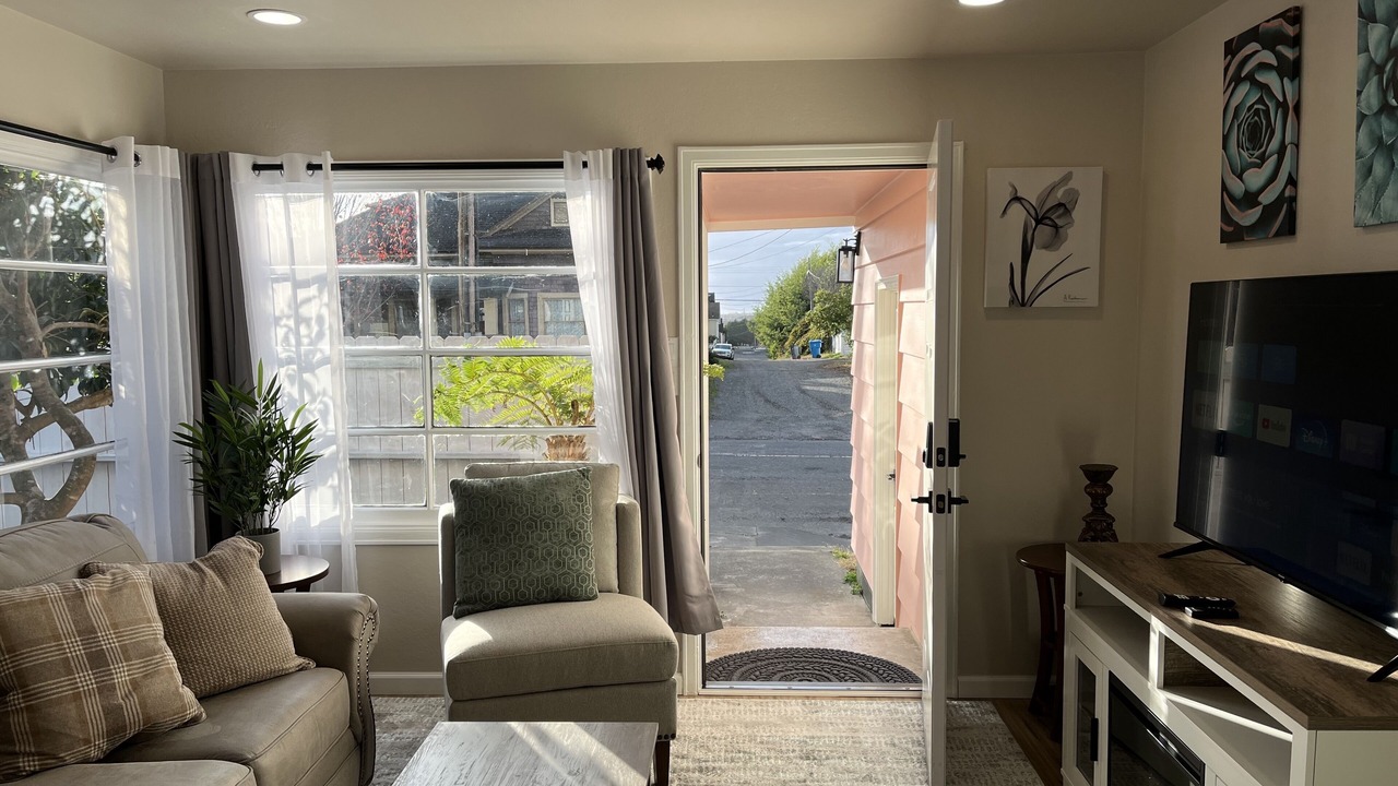 Photo of Livingroom in Eureka