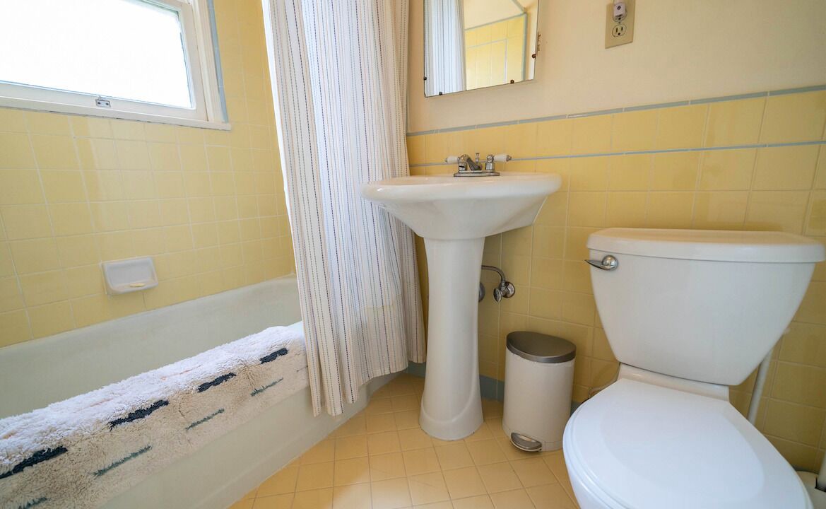 Photo of Bathroom in Valley Glen