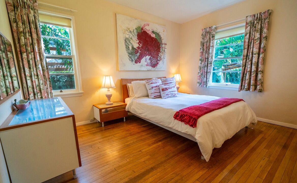 Photo of Bedroom in Valley Glen