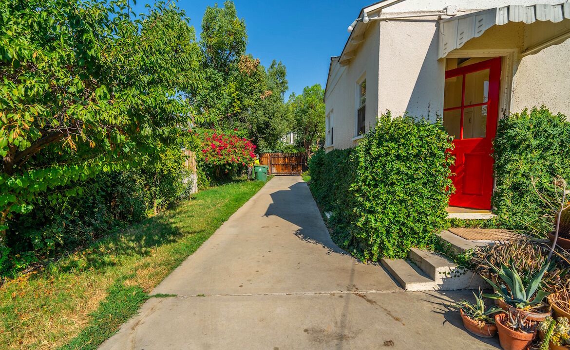 Photo of Outdoor in Valley Glen