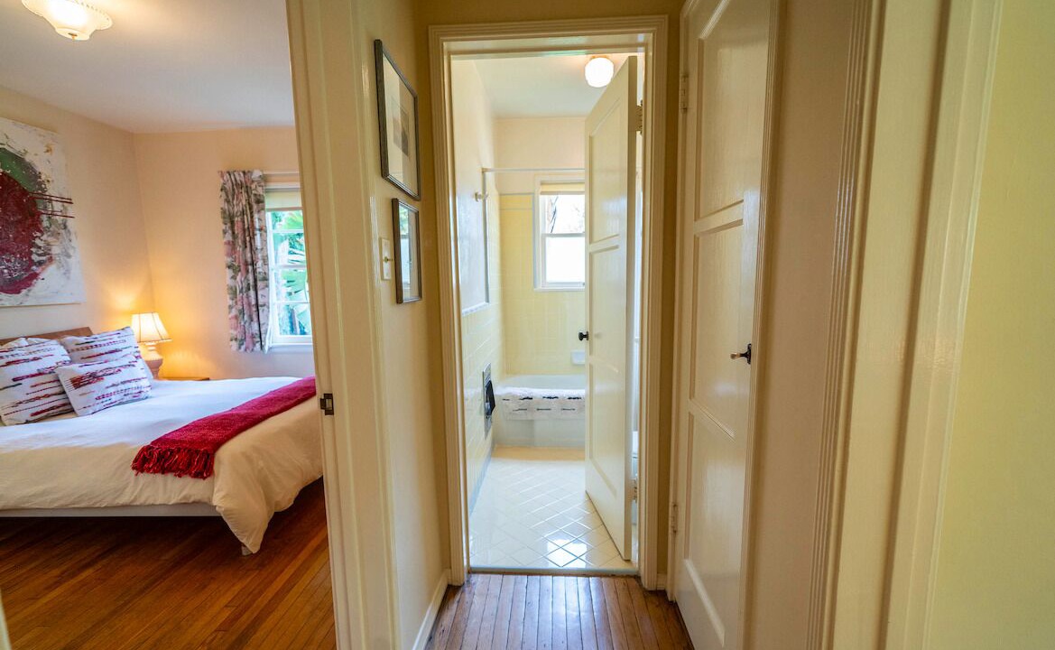 Photo of Bedroom in Valley Glen