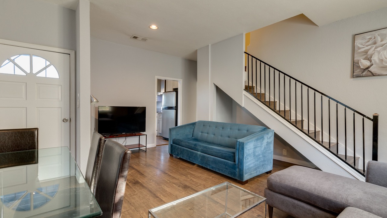 Photo of Livingroom in San Fernando