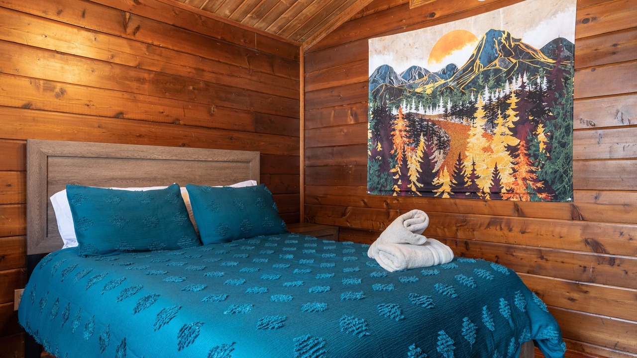 Photo of Bedroom in Running Springs