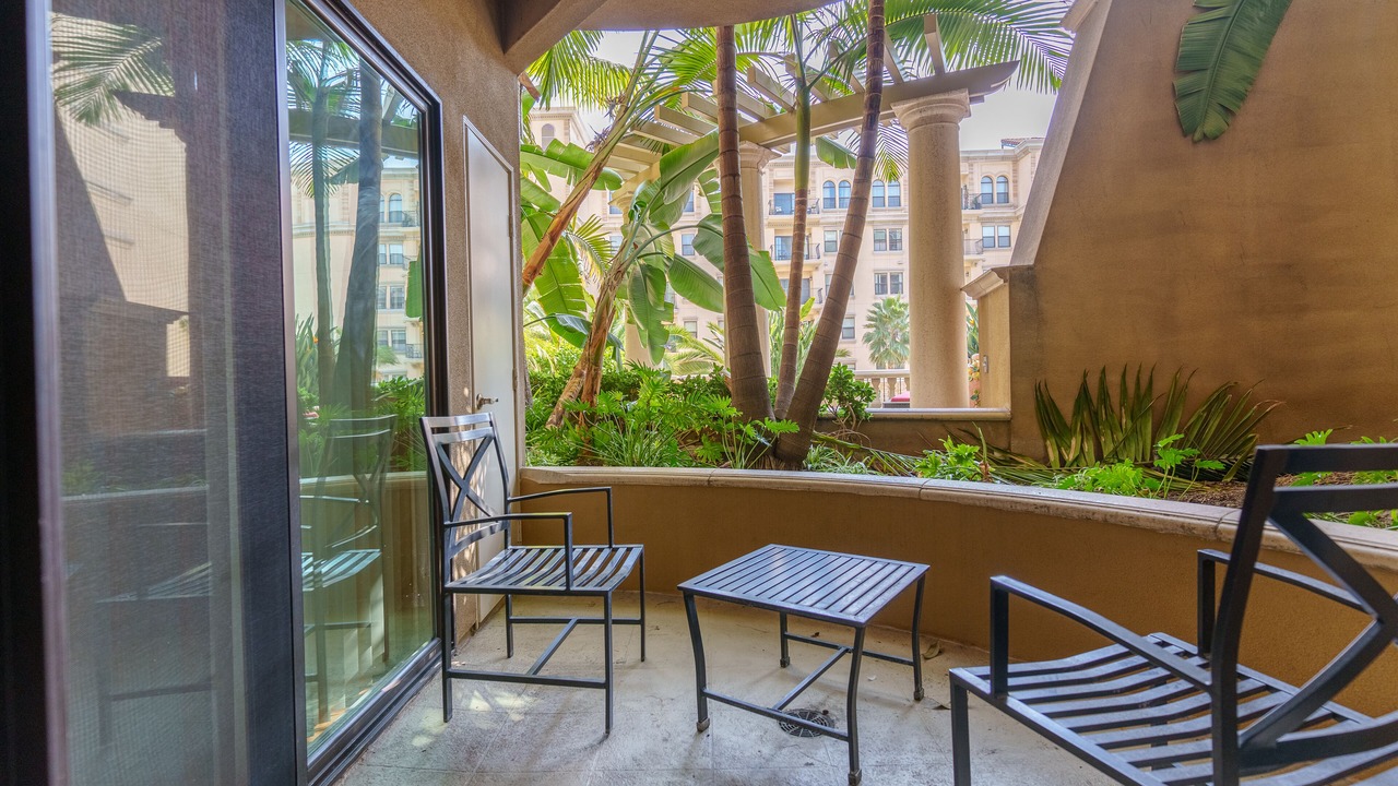 Photo of Patio Balcony in Wilshire