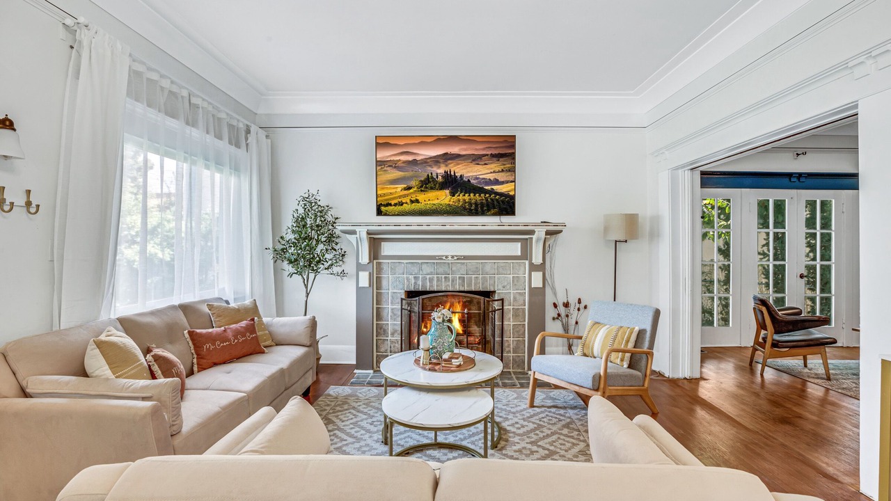 Photo of Bedroom in Pasadena