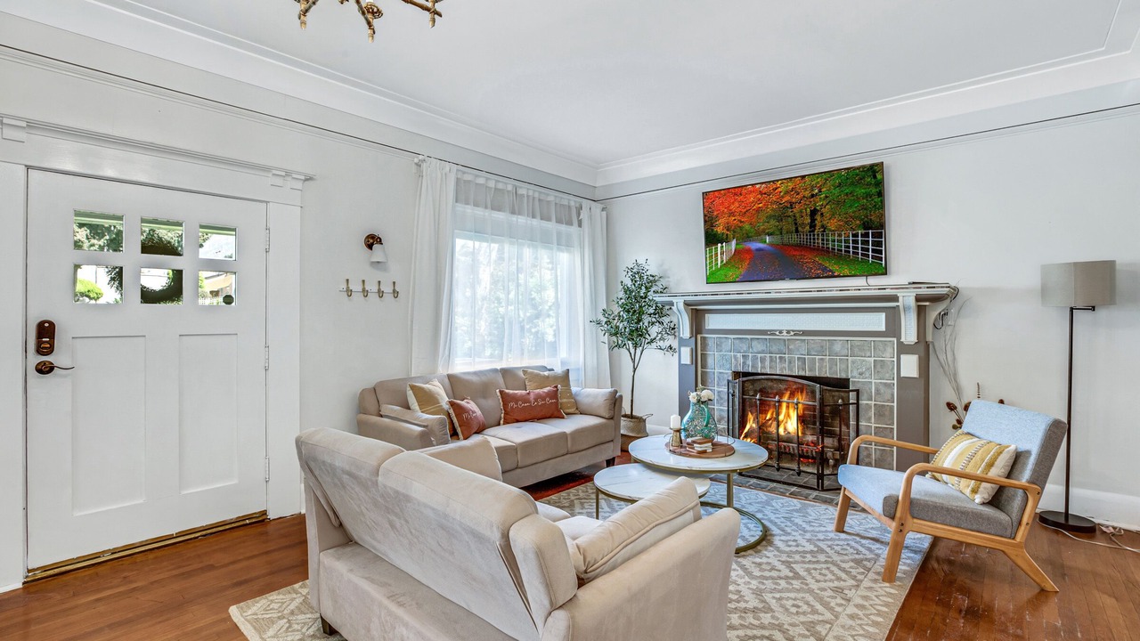 Photo of Bedroom in Pasadena