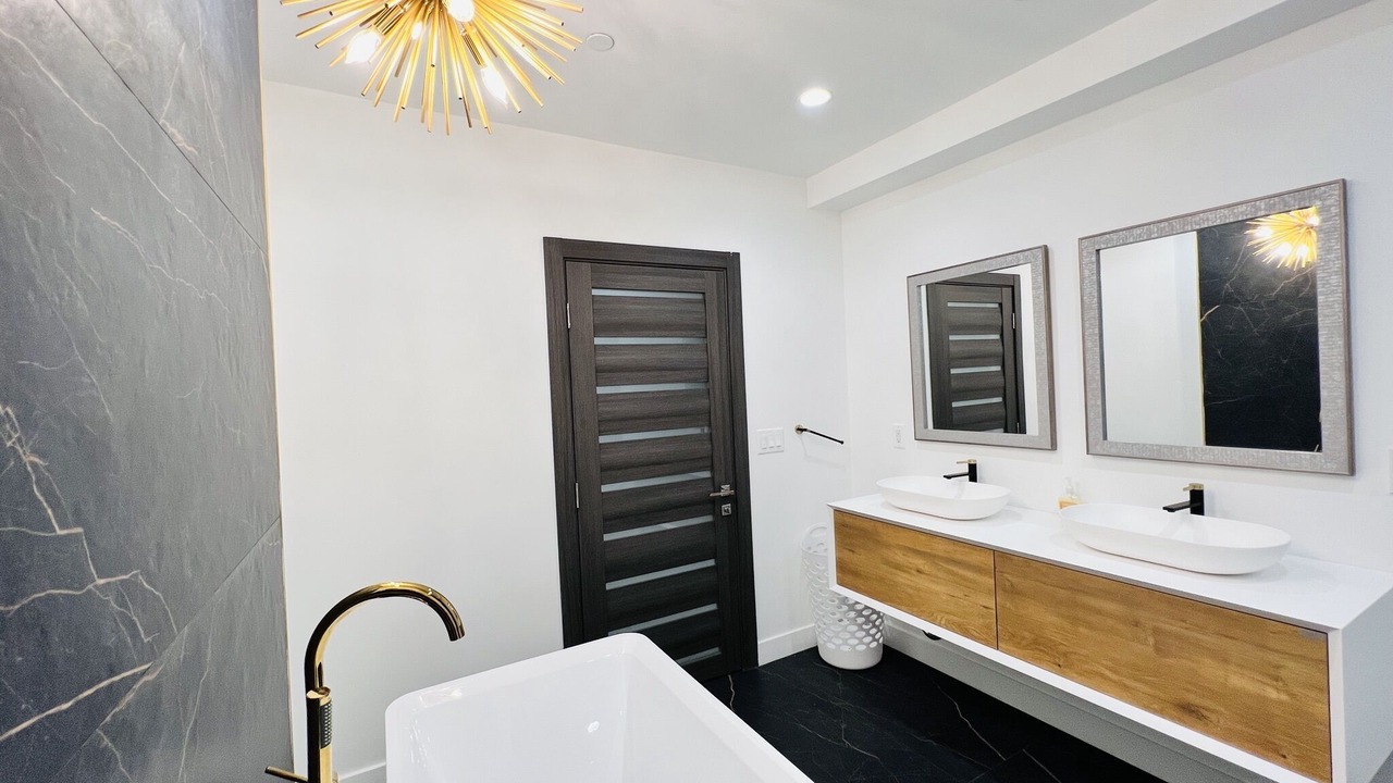 Photo of Bathroom in Van Nuys