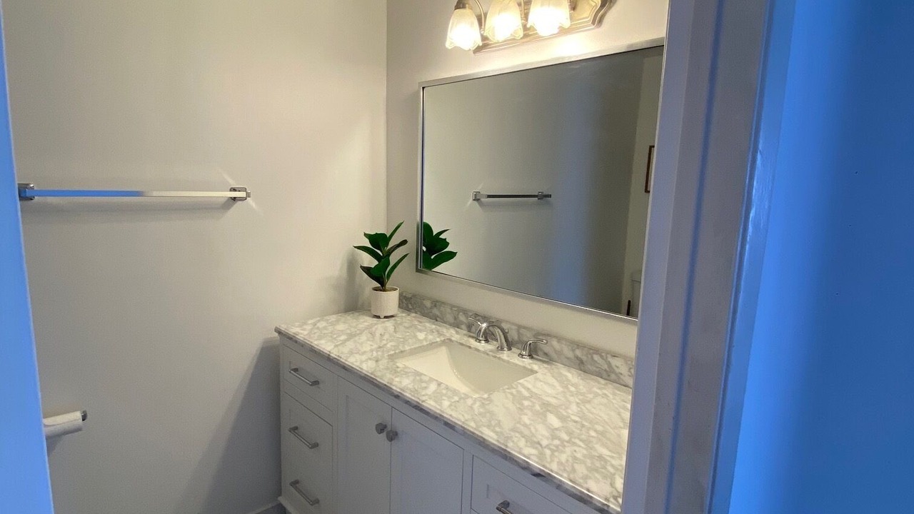 Photo of Bathroom in Harbor