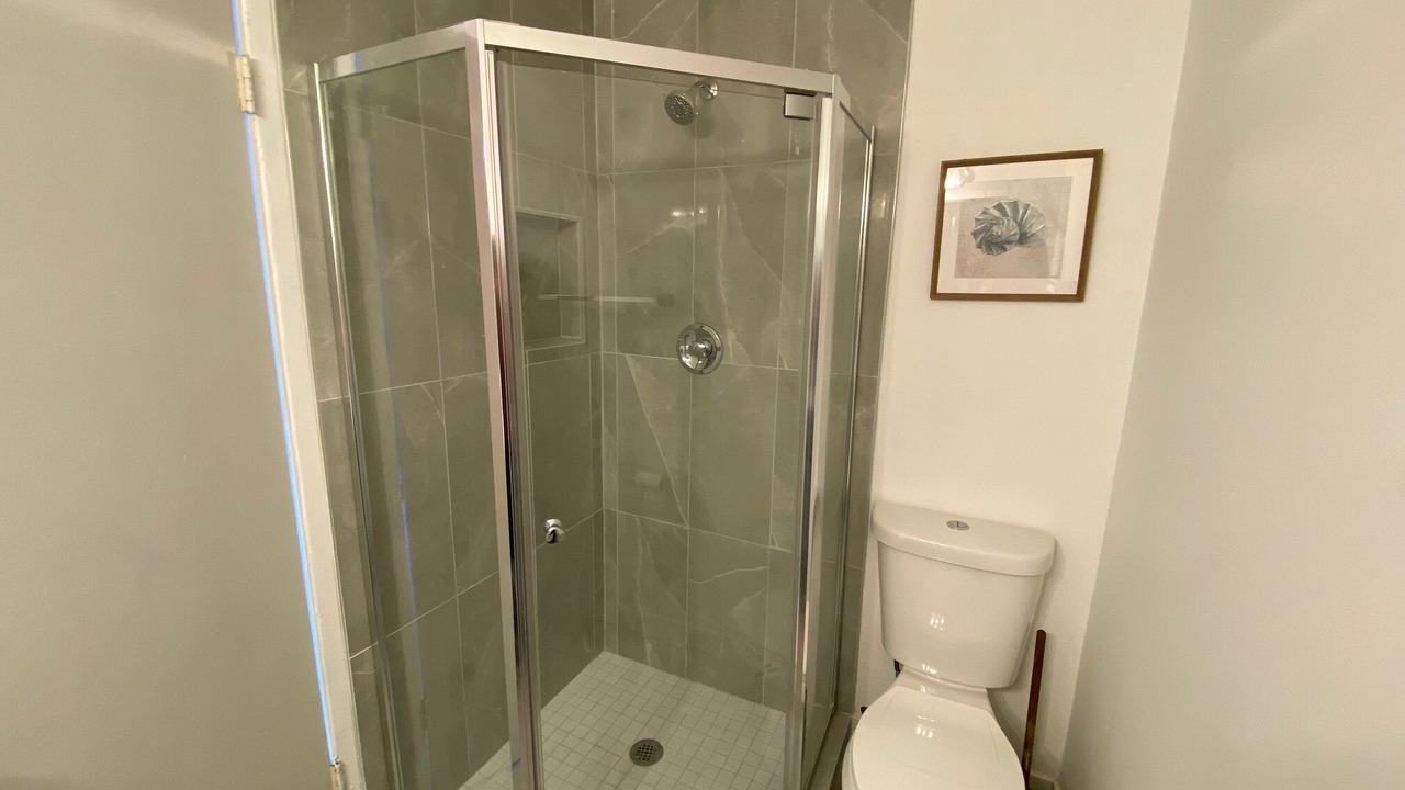 Photo of Bathroom in Harbor