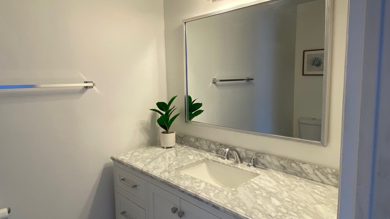 Photo of Bathroom in Harbor