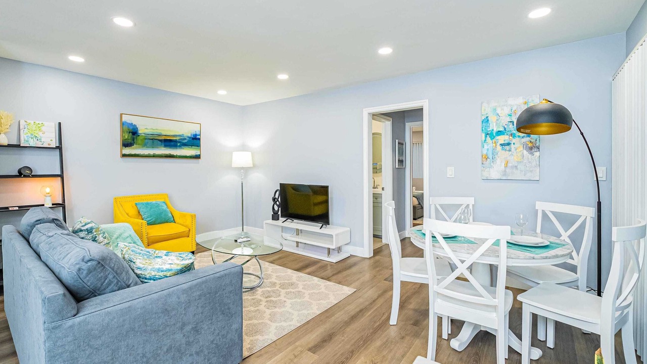 Photo of Livingroom in Altadena