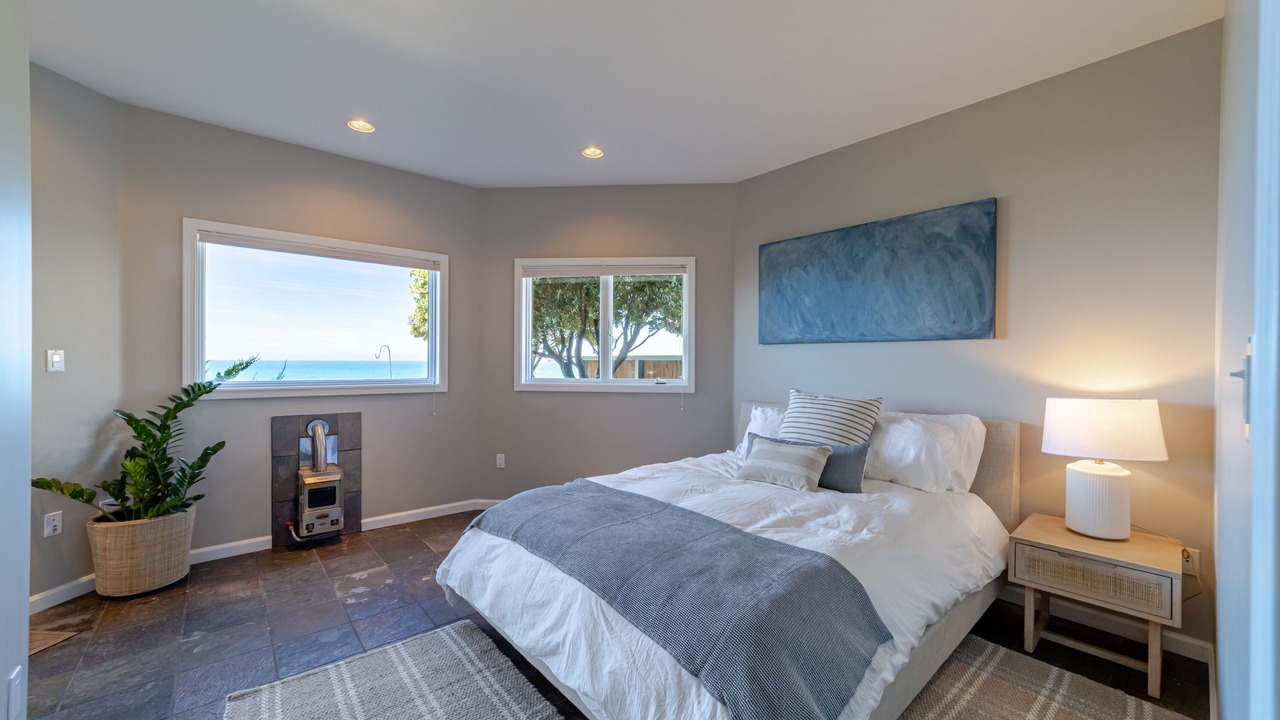 Photo of Bedroom in Shelter Cove