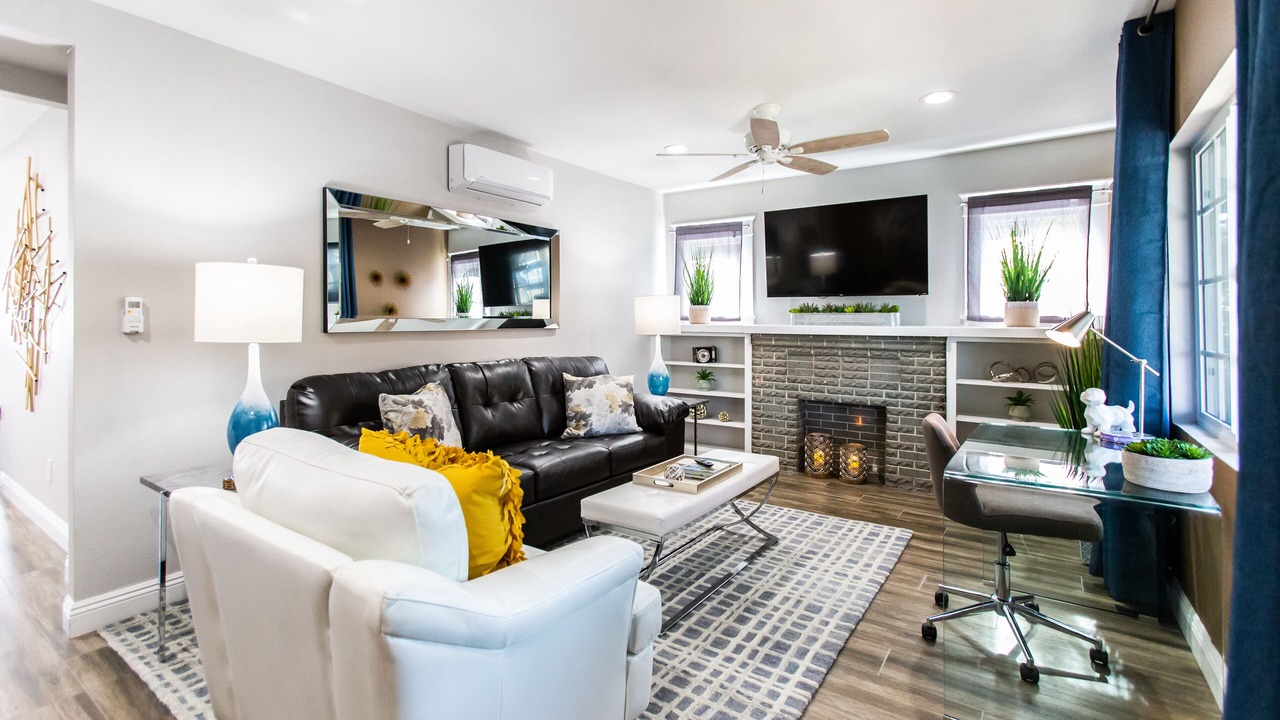 Photo of Livingroom in Eastside