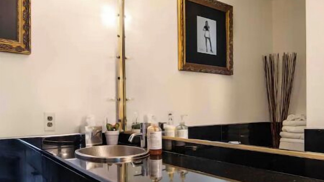 Photo of Bathroom in Beverly Grove