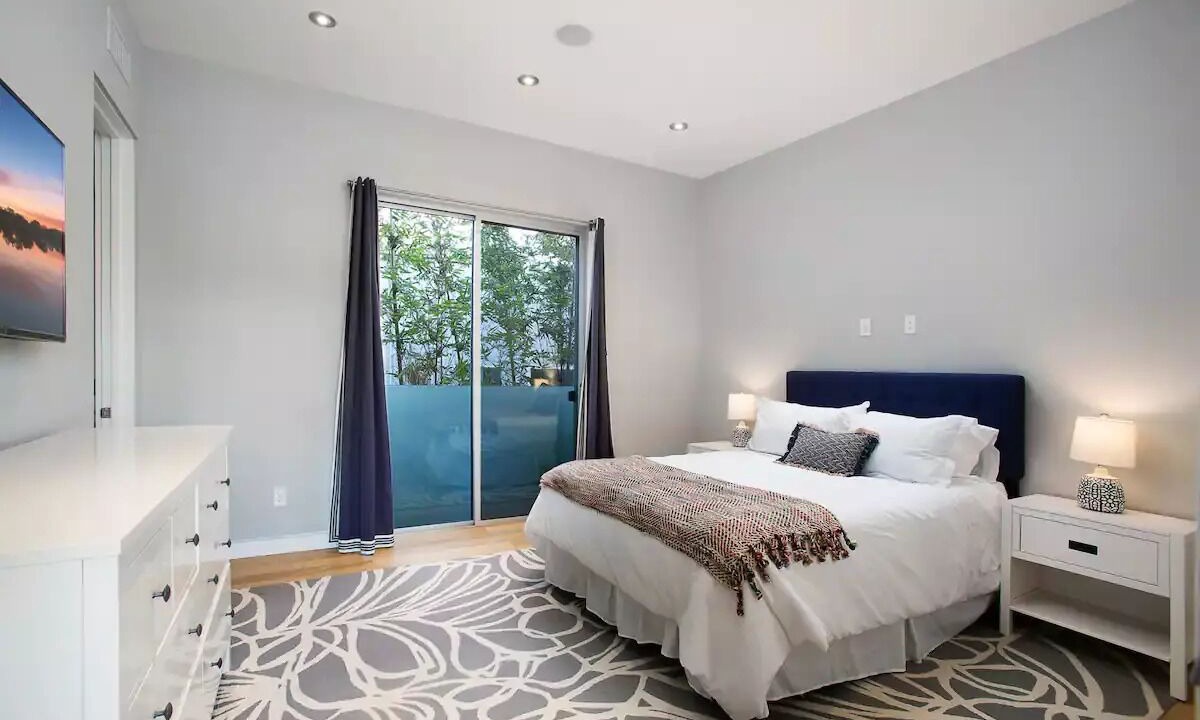 Photo of Bedroom in Beverly Grove