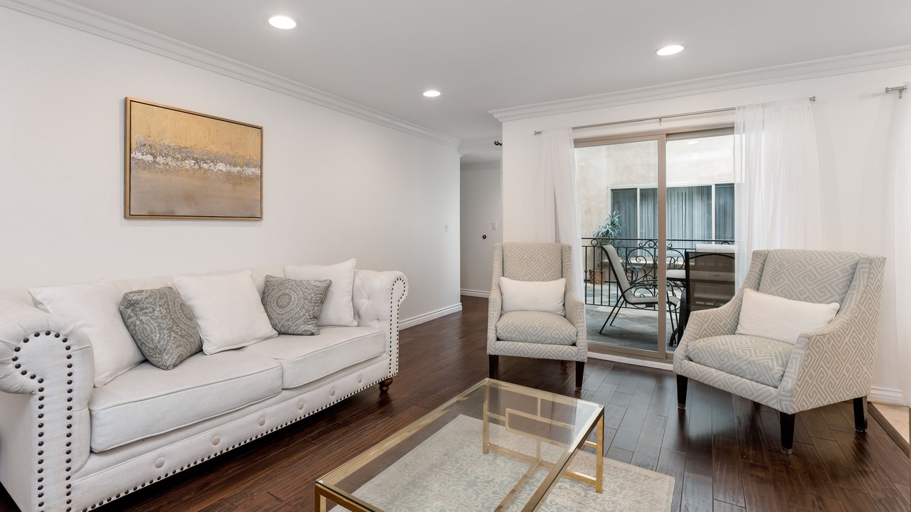 Photo of Livingroom in Studio City