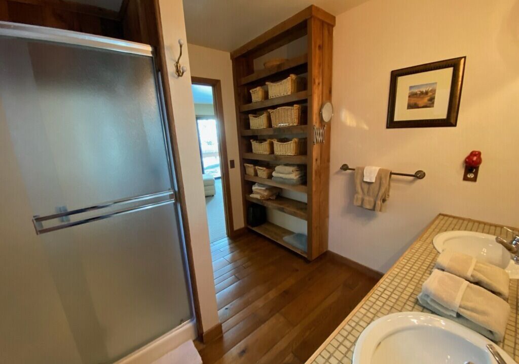 Photo of Bathroom in Kingswood Estates