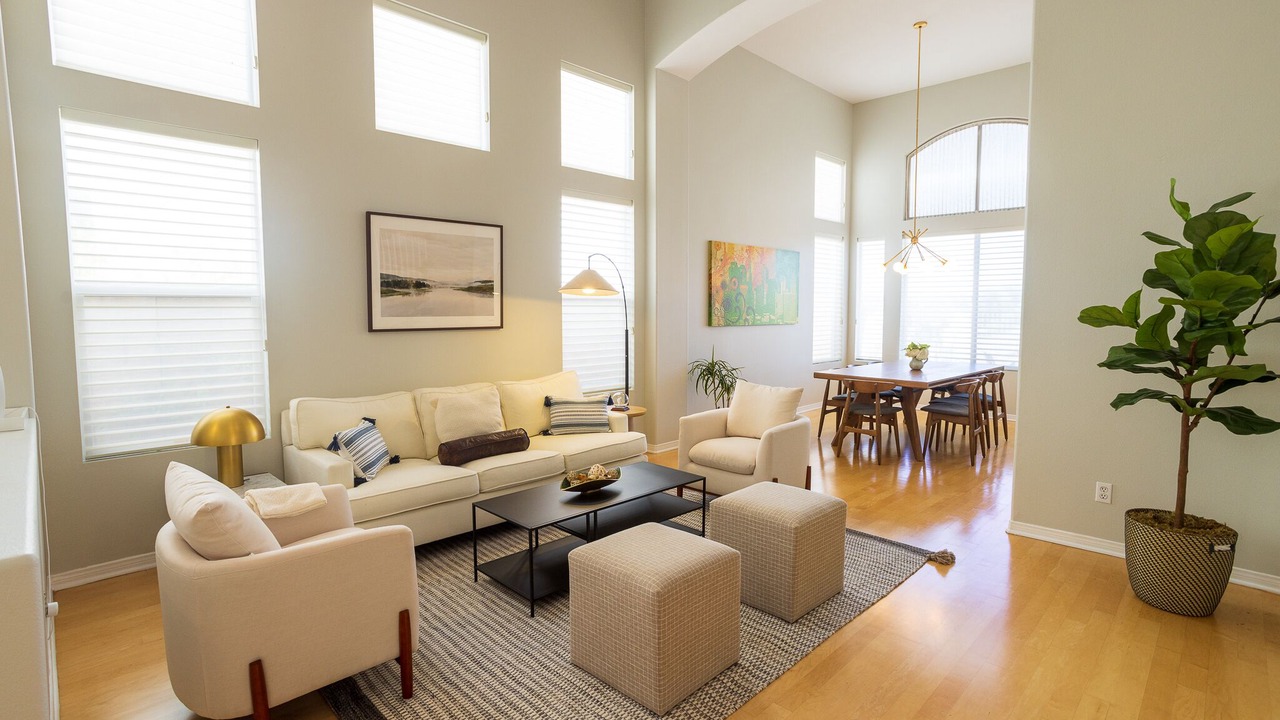 Photo of Livingroom in Fullerton