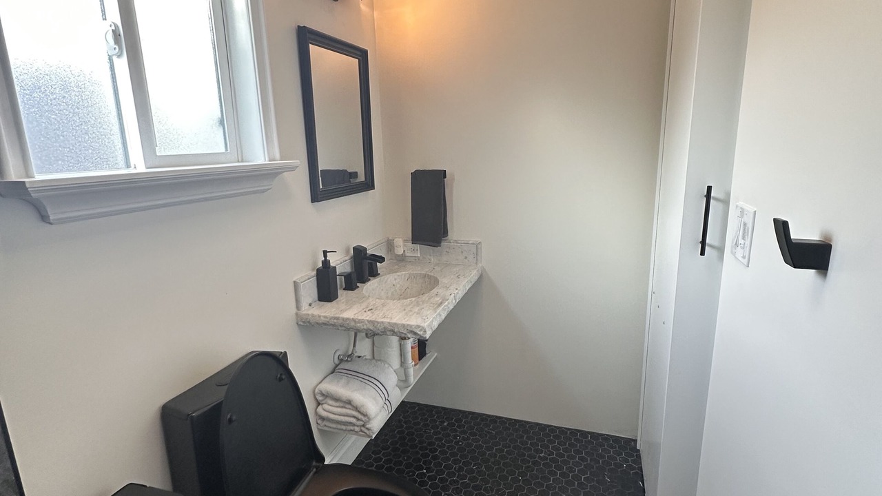 Photo of Bathroom in Harbor